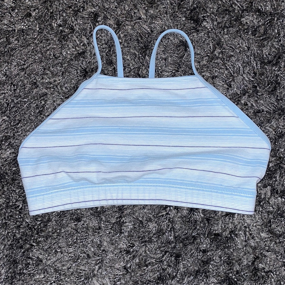 sports bra/ cropped tank top